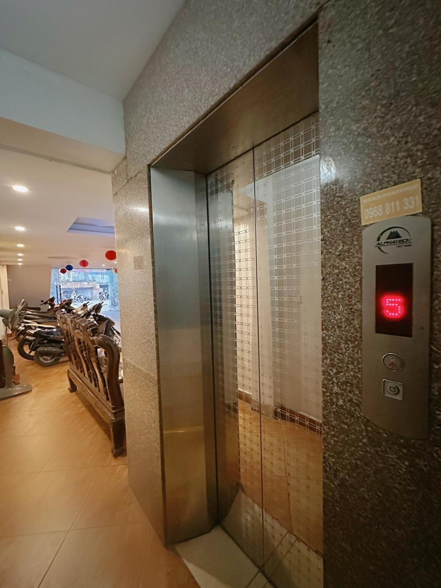 Hotel Hoang Gia Cau Giay Hanoi